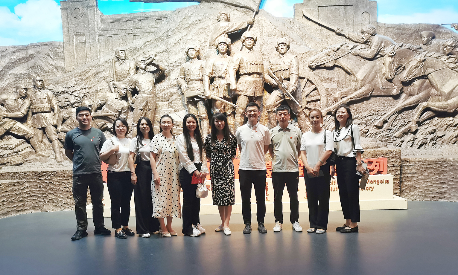 1751619812559713.jpg 561edcefa83970d81306d1d8b3502a0.jpg